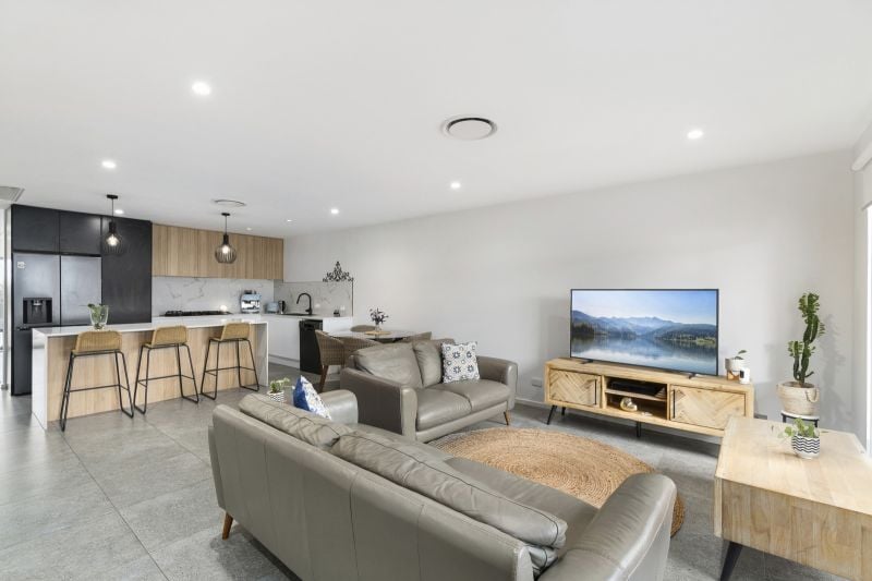 4C CALDERWOOD RD, ALBION PARK, NSW 2527