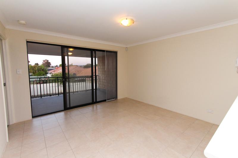 4/15 Station St, Cannington, WA 6107