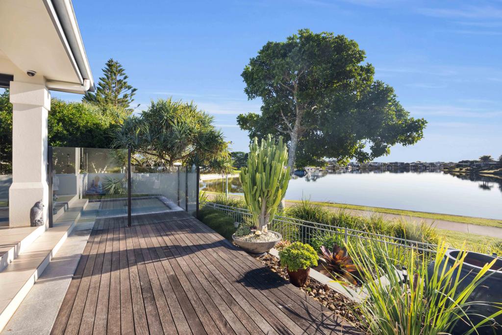 7 Majorca Pl, Parrearra, QLD 4575