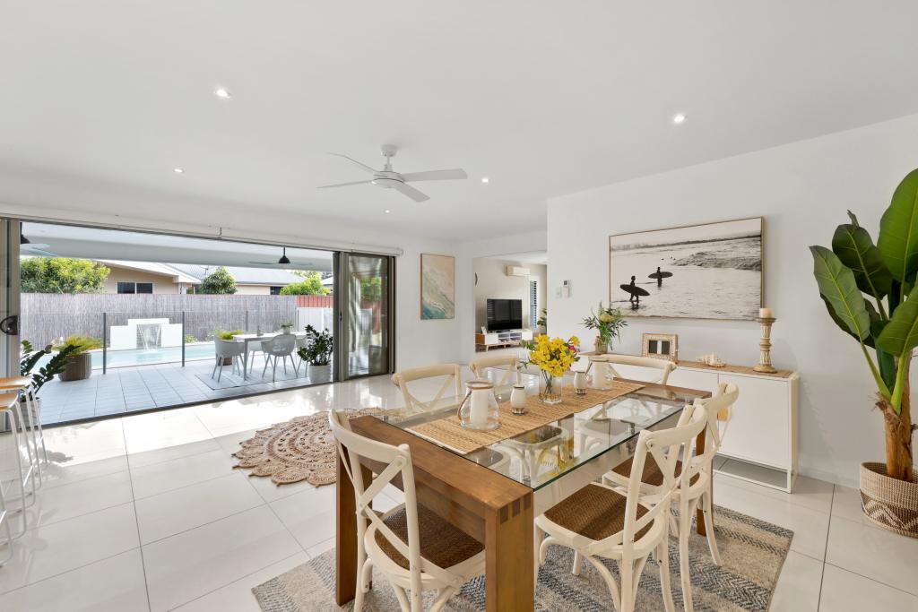 18 DURANBAH CCT, BLACKS BEACH, QLD 4740
