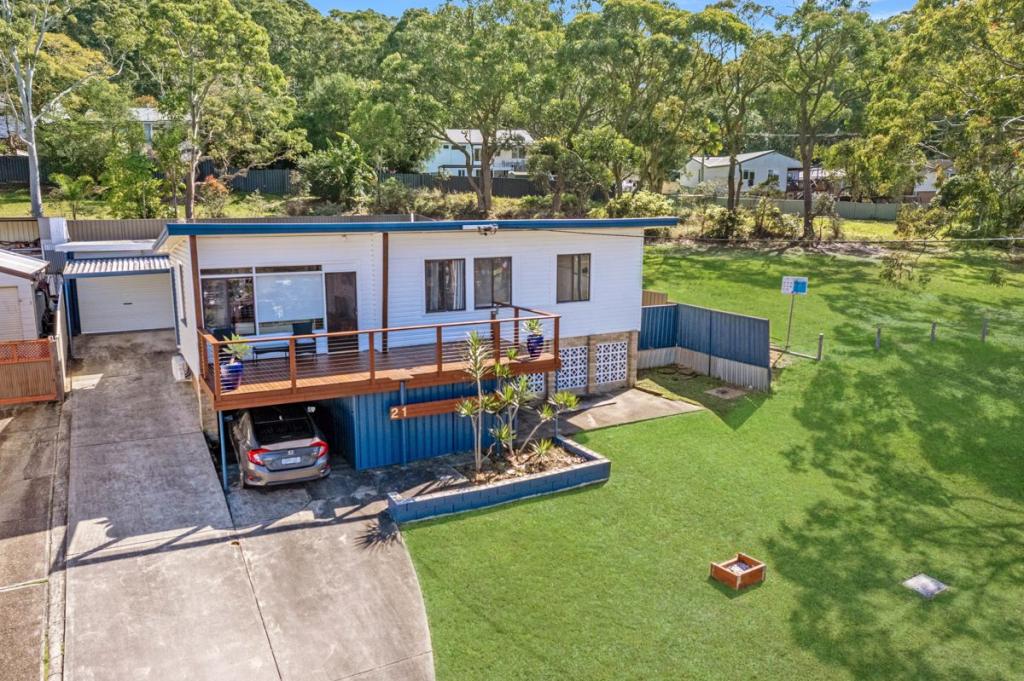 21 Coral Cres, Gateshead, NSW 2290