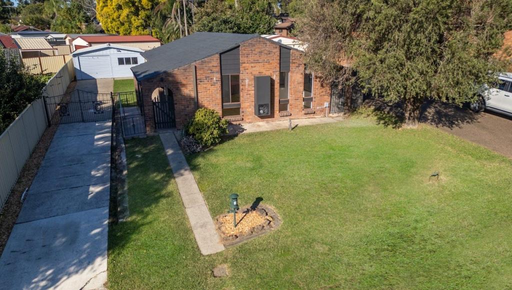 2 Ravenglass Pl, Cranebrook, NSW 2749