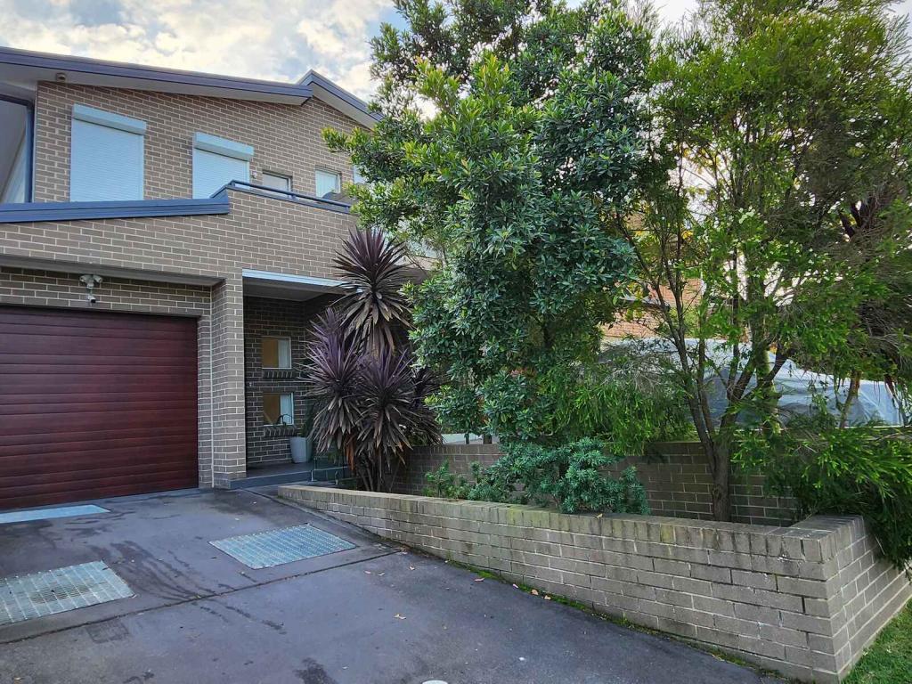 12A LEVY ST, PENDLE HILL, NSW 2145