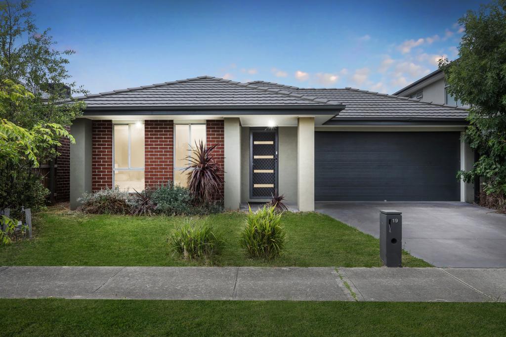 19 AVISHA WAY, GREENVALE, VIC 3059
