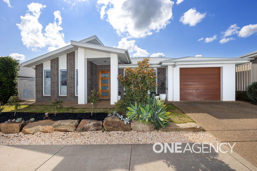 14 Cootamundra Bvd, Gobbagombalin, NSW 2650