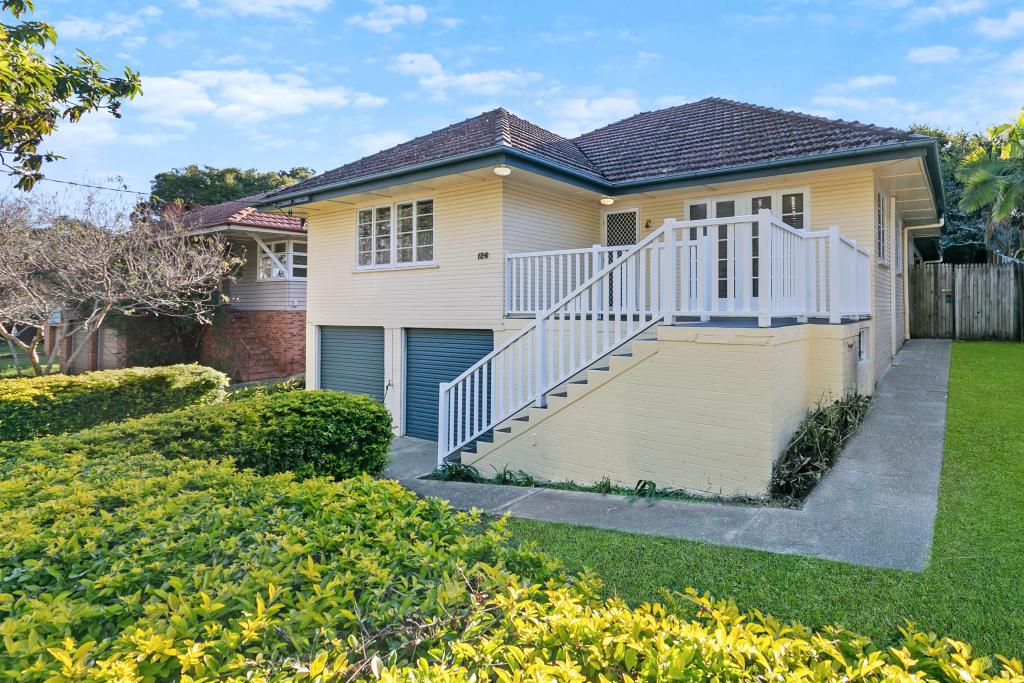 126 Holland Rd, Holland Park, QLD 4121