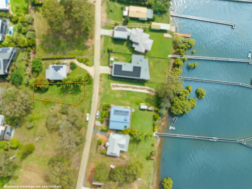 96 Wahine Dr, Russell Island, QLD 4184