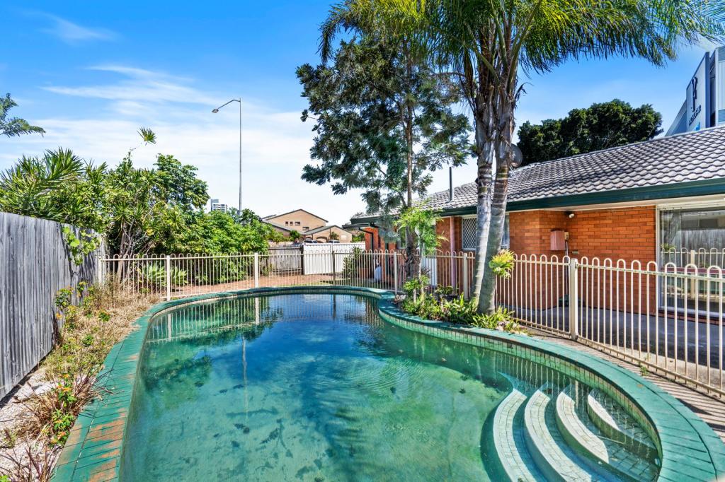 28 Melody St, Mermaid Waters, QLD 4218