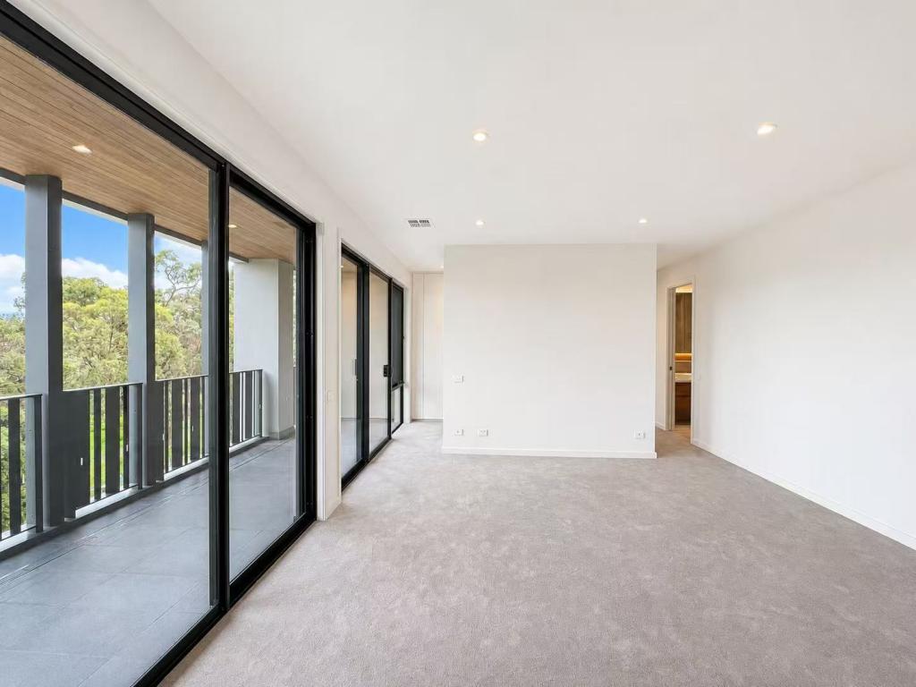 2 Hidden Rtt, Doncaster, VIC 3108