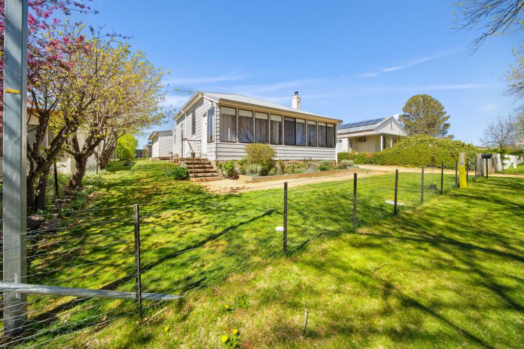 32 York St, Adaminaby, NSW 2629