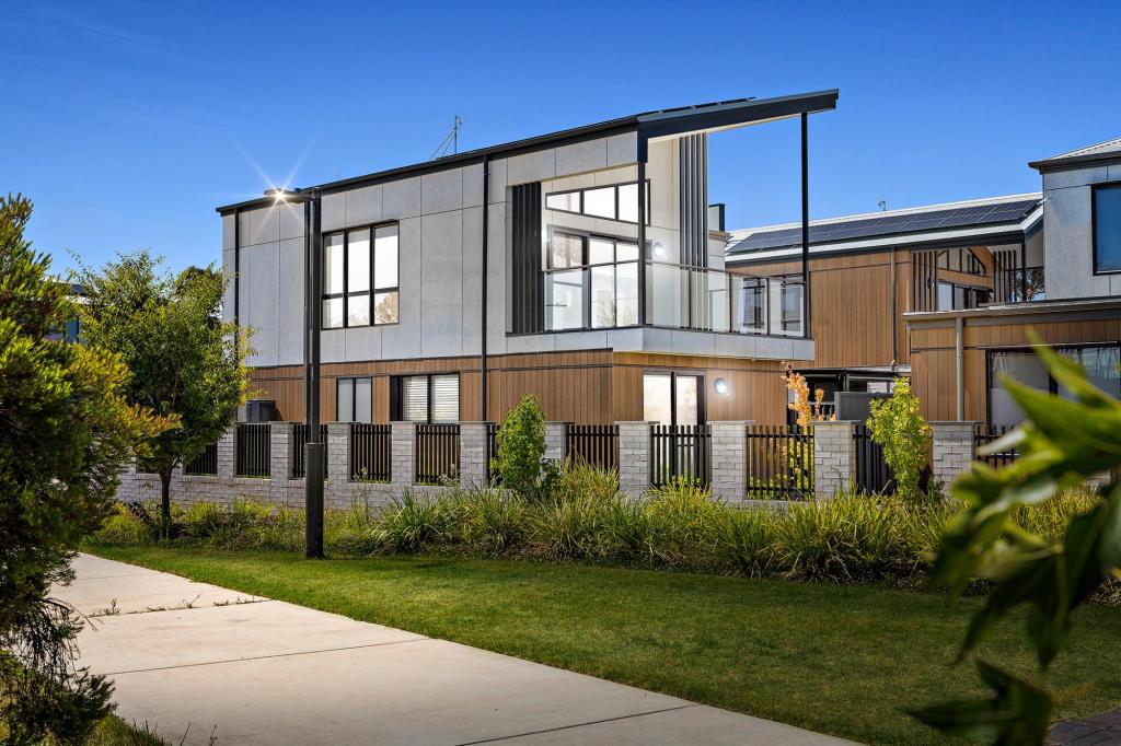 29 Wyn Gilmour Ct, Strathnairn, ACT 2615