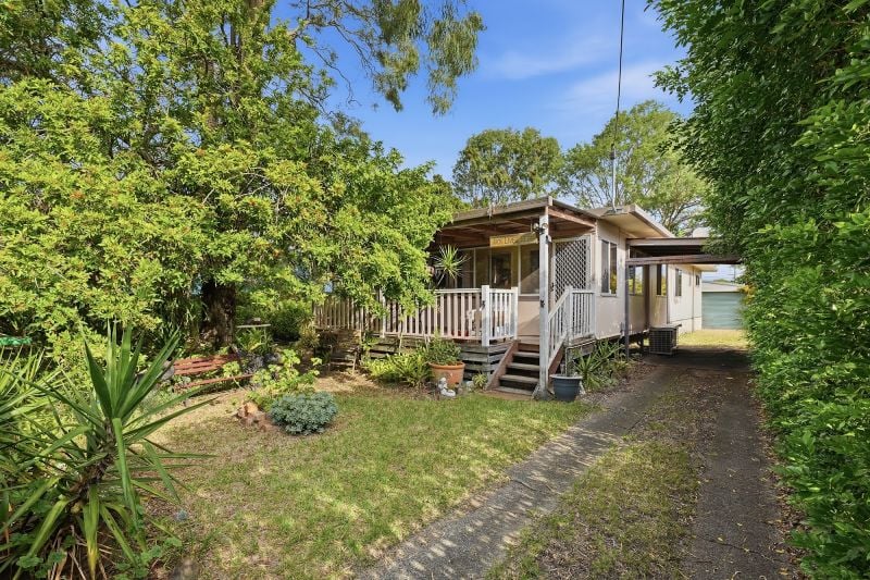 8 Lalroy St, Beachmere, QLD 4510