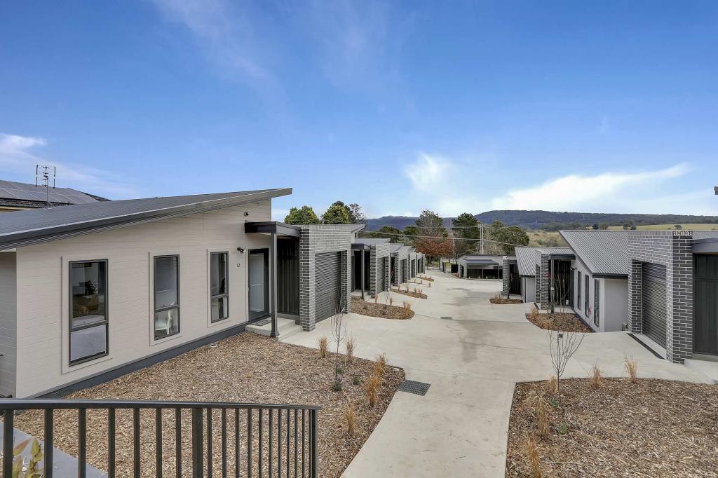 8/22 Landa St, Bowenfels, NSW 2790