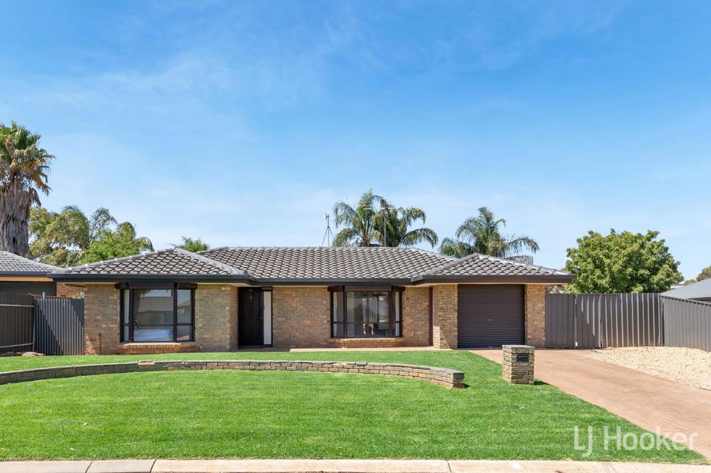41 Gooronga Dr, Craigmore, SA 5114
