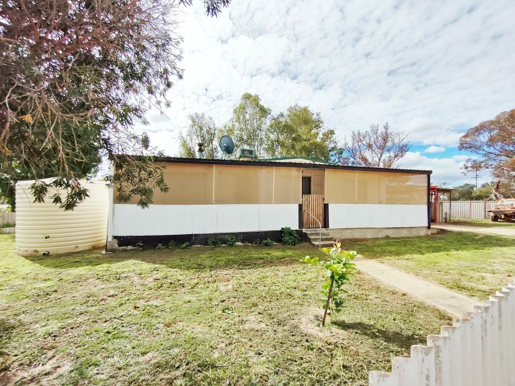 6 Clark Pl, Eneabba, WA 6518