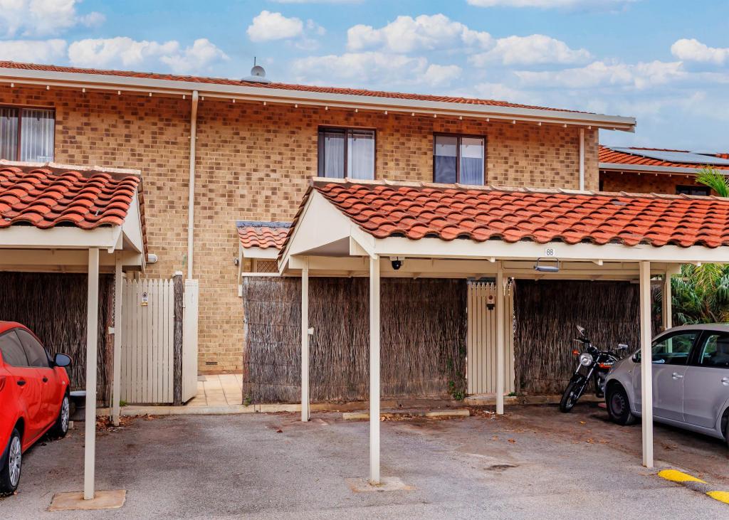 88 Sportsmans Dr, West Lakes, SA 5021