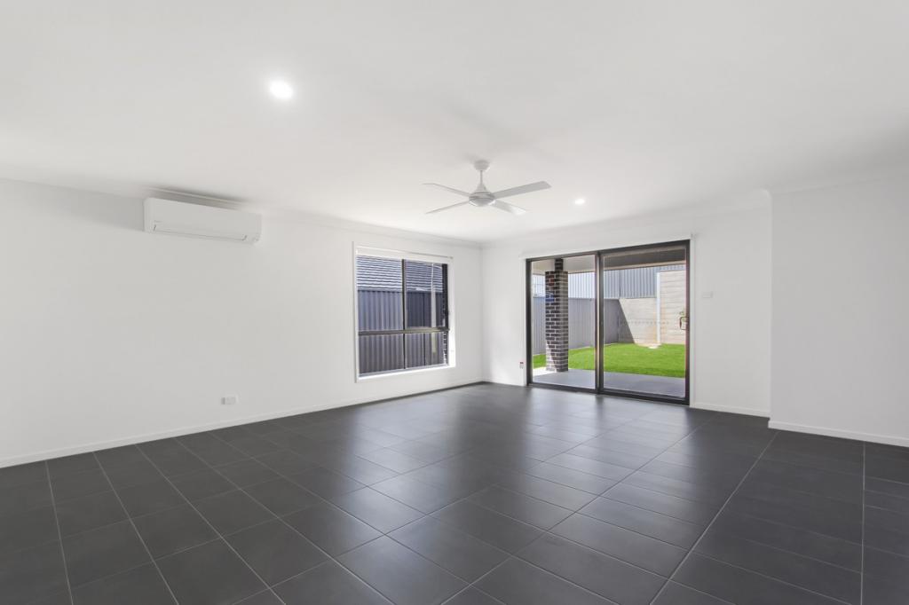 3 Persimmon Pkwy, Thrumster, NSW 2444