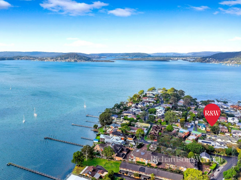 9A ALUKEA AVE, POINT CLARE, NSW 2250