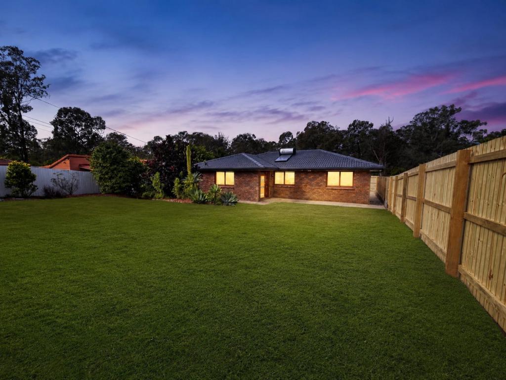 72 Parkroyal Cres, Regents Park, QLD 4118