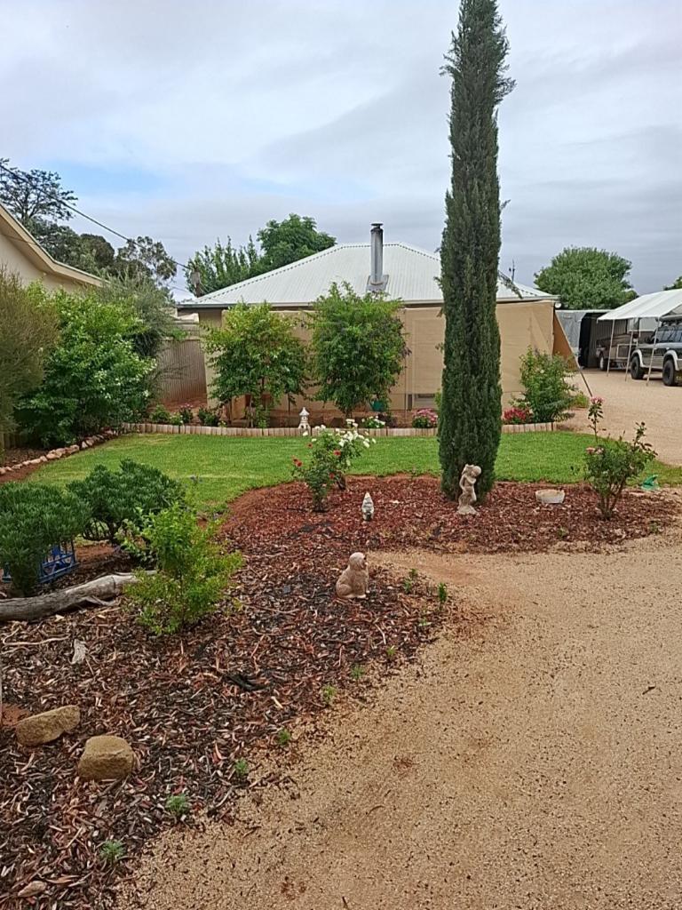 6 Nalara Ave, Loxton, SA 5333