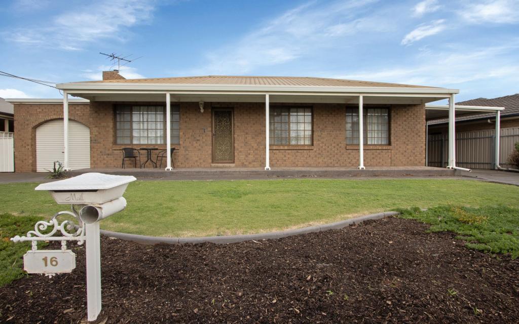 16 Fortrose Ave, Seaton, SA 5023