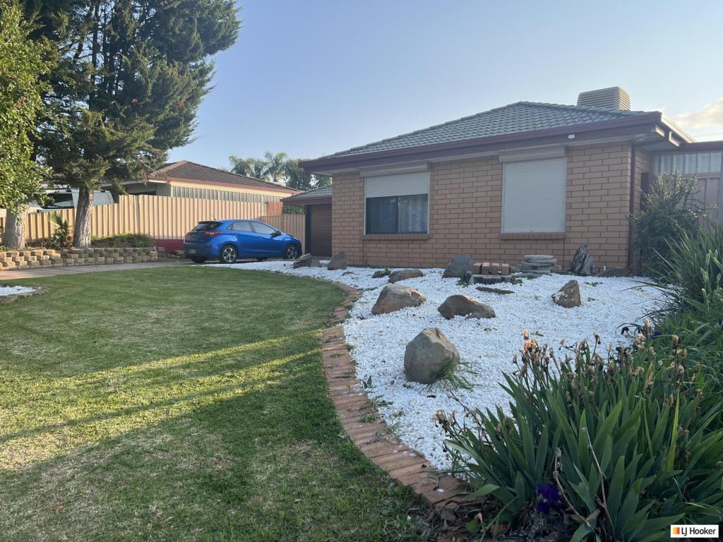 9 Parkes Ave, Woodcroft, SA 5162