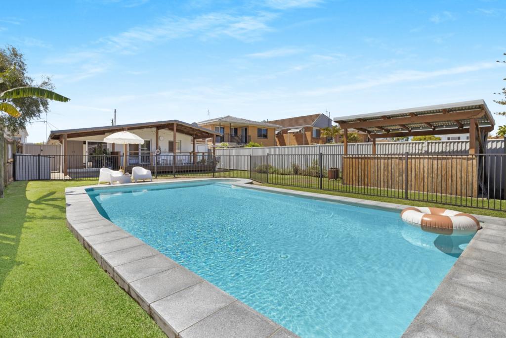 16 Drake St, Golden Beach, QLD 4551