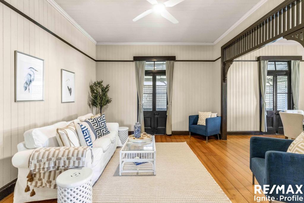 765 OXLEY RD, CORINDA, QLD 4075