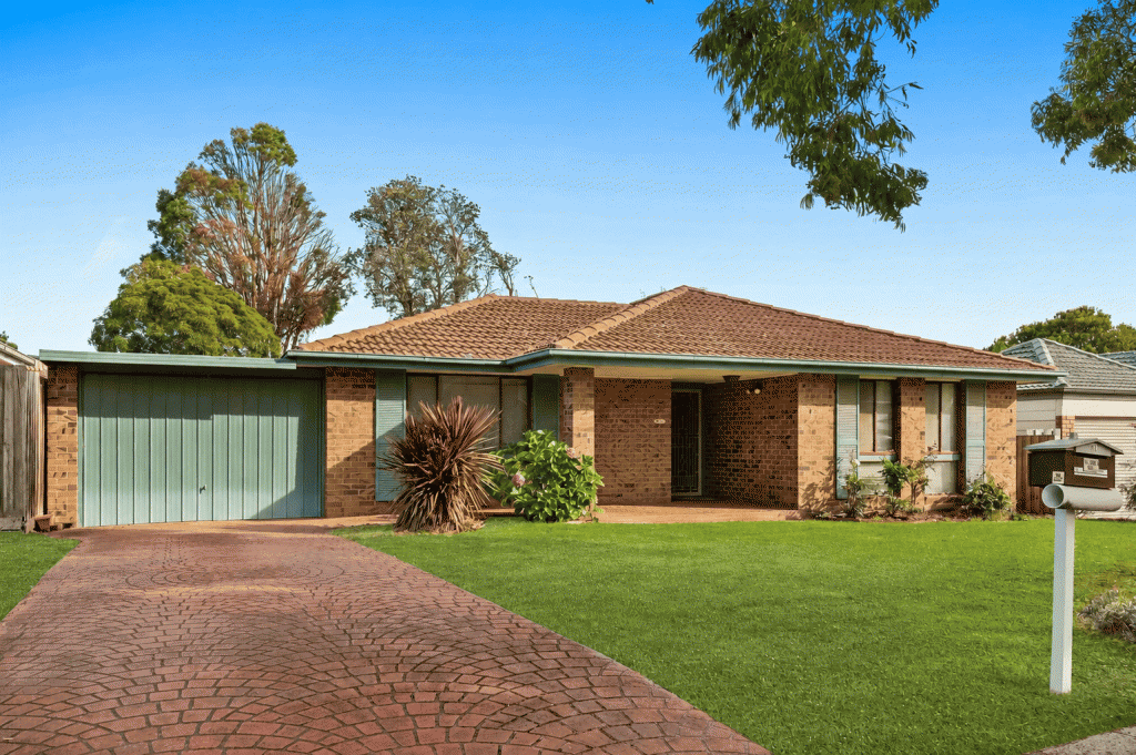 11 Netherplace Dr, Frankston, VIC 3199