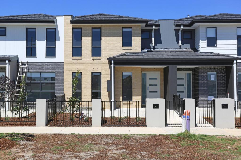 4 FRAGRANCE TCE, MANOR LAKES, VIC 3024