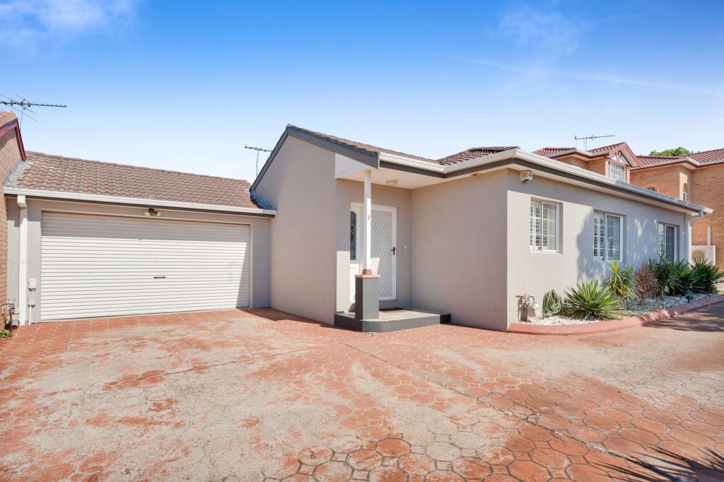 2/26 Old Kent Rd, Greenacre, NSW 2190