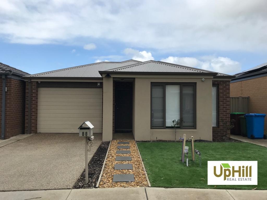 88 Bimberry Cct, Clyde, VIC 3978