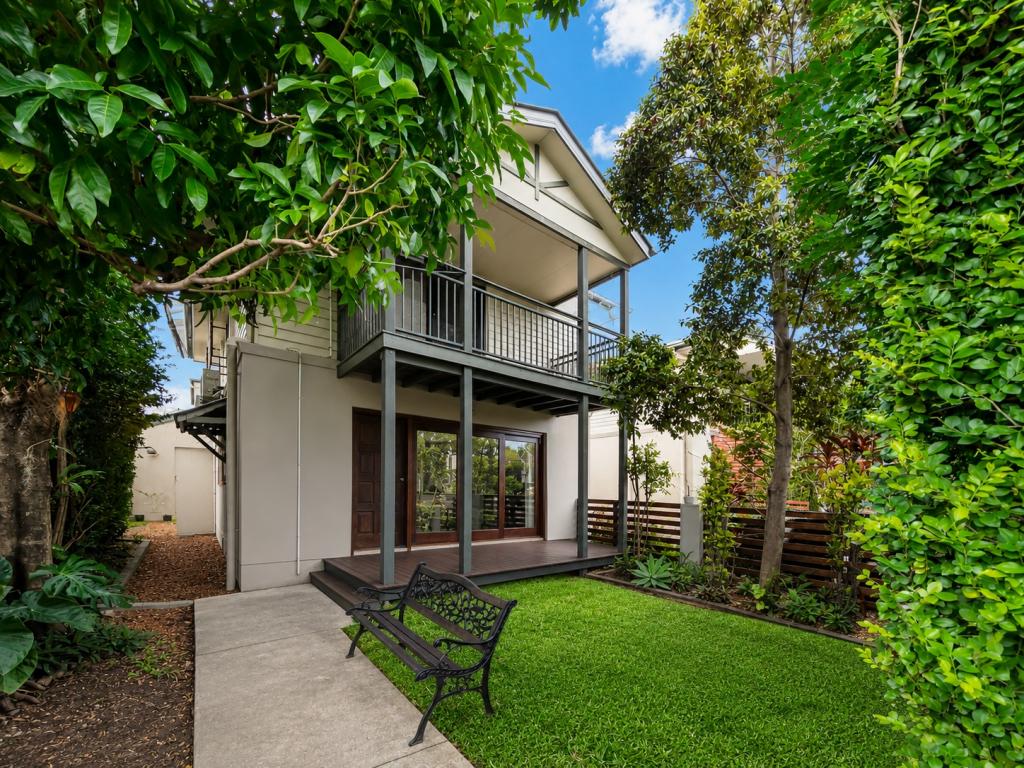 1/285 Riding Rd, Balmoral, QLD 4171