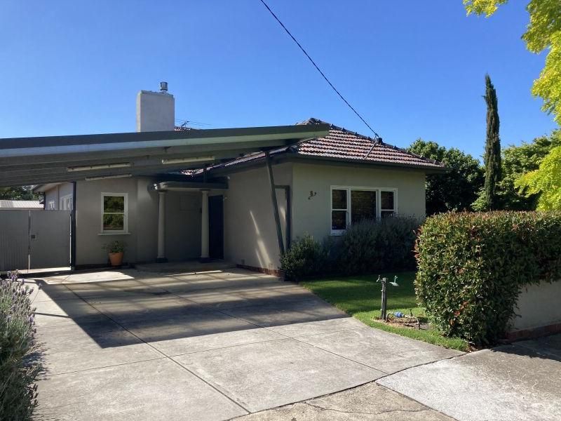 8 THELMA AVE, ESSENDON NORTH, VIC 3041
