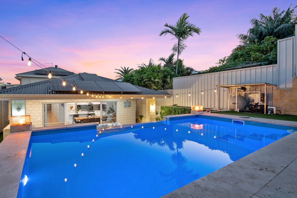 11 Pearsall Gdns, Mullaloo, WA 6027