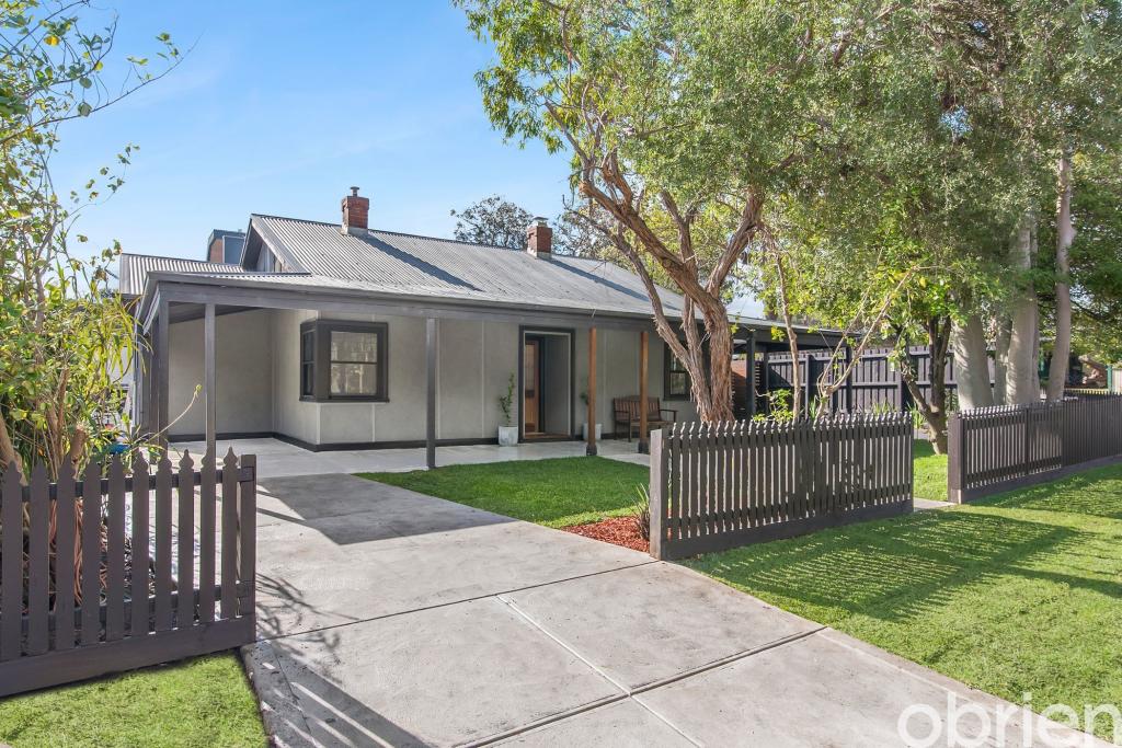 30 VIOLET ST, FRANKSTON SOUTH, VIC 3199
