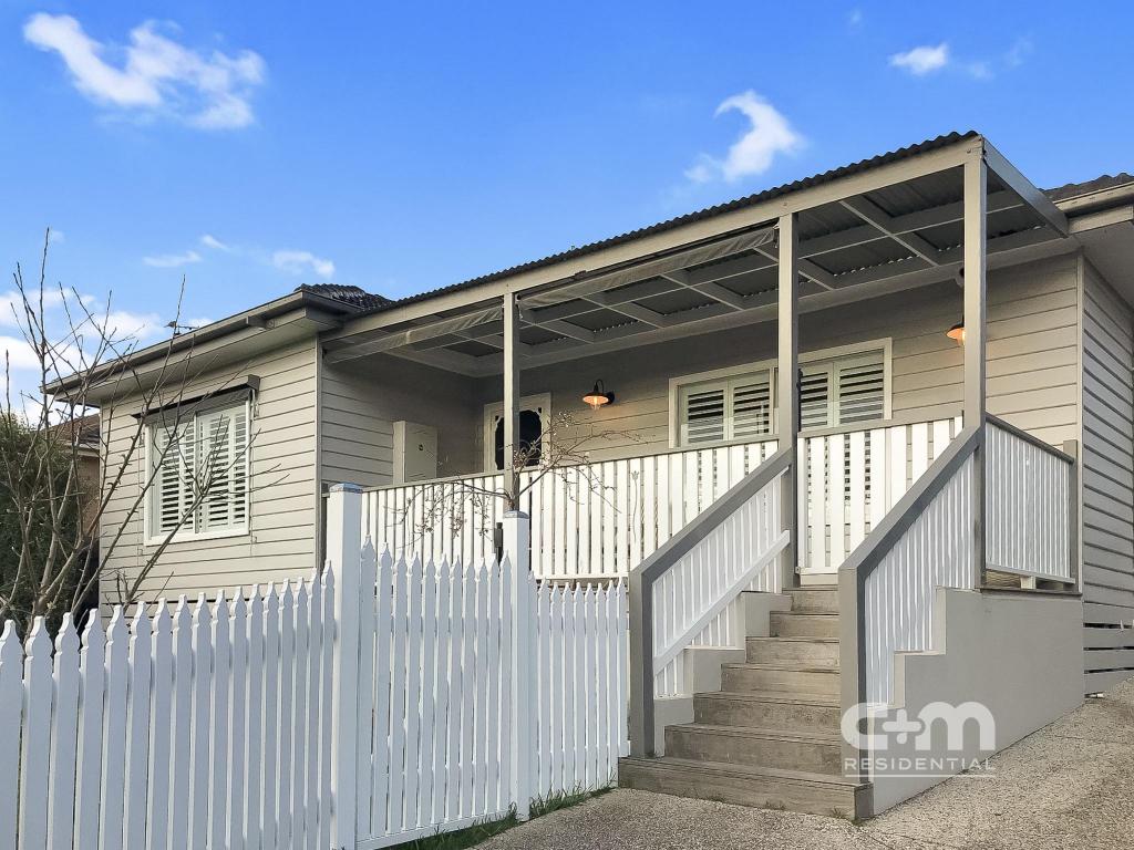 1/4 Grevillia Rd, Oak Park, VIC 3046