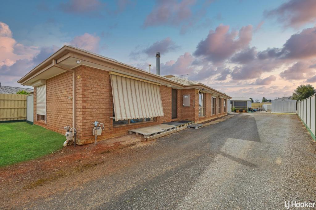 14 Garfield Cl, Melton South, VIC 3338