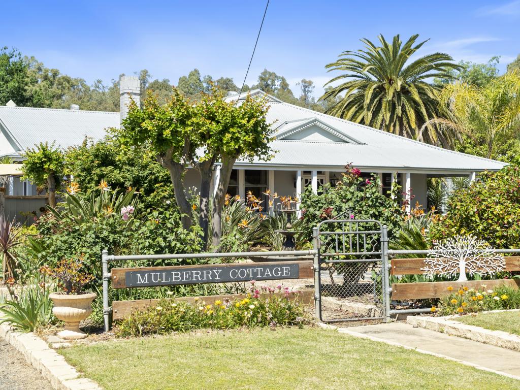 18 Browne St, Tocumwal, NSW 2714