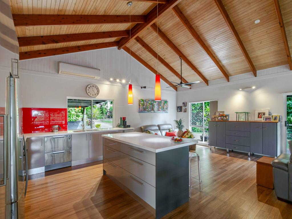 2-6 Milton Tce, Oak Beach, QLD 4877