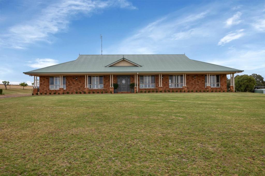 50 Noble Rd, Parkes, NSW 2870