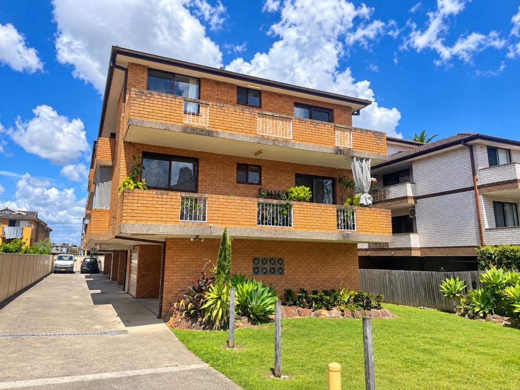 2/16 BRISBANE ST, HARRIS PARK, NSW 2150