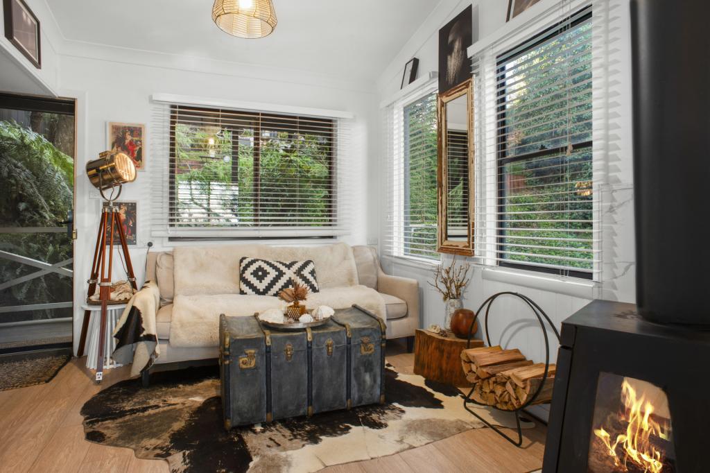 87 Henderson Rd, Wentworth Falls, NSW 2782