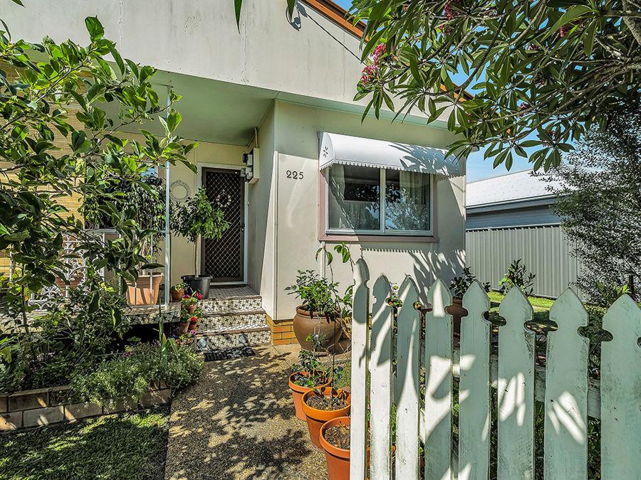 225 BACON ST, GRAFTON, NSW 2460