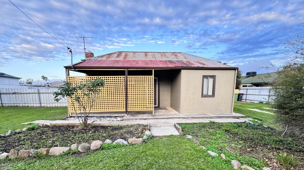 548 Hague St, Lavington, NSW 2641