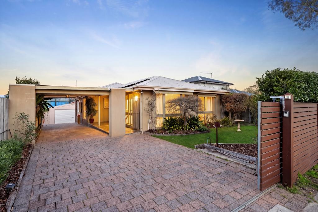 42 Dunsterville Cres, Frankston, VIC 3199