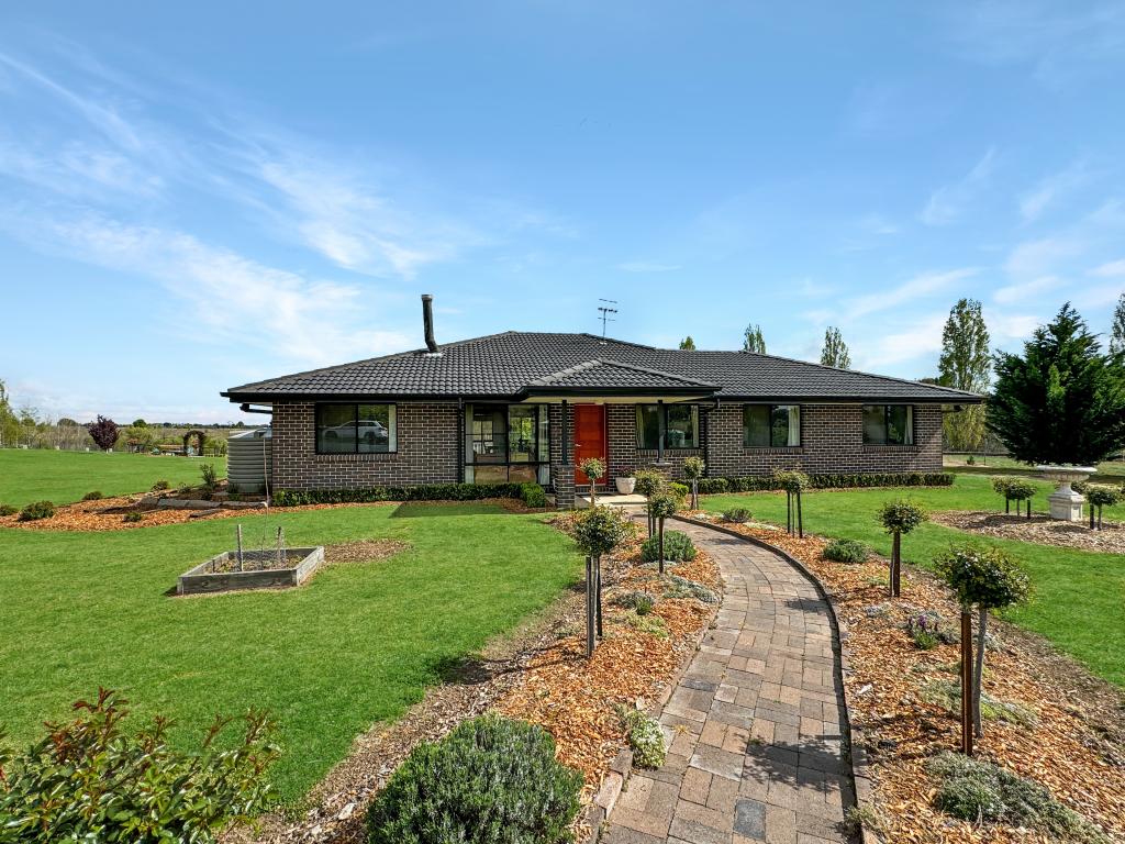 1 Sandon Cl, Uralla, NSW 2358