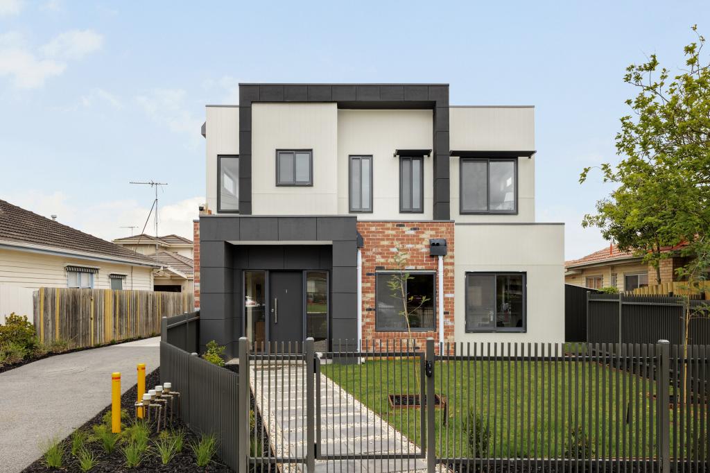 1/17 CASH ST, KINGSBURY, VIC 3083