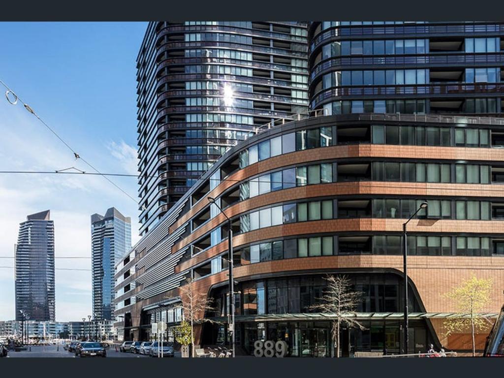 304S/889 COLLINS ST, DOCKLANDS, VIC 3008