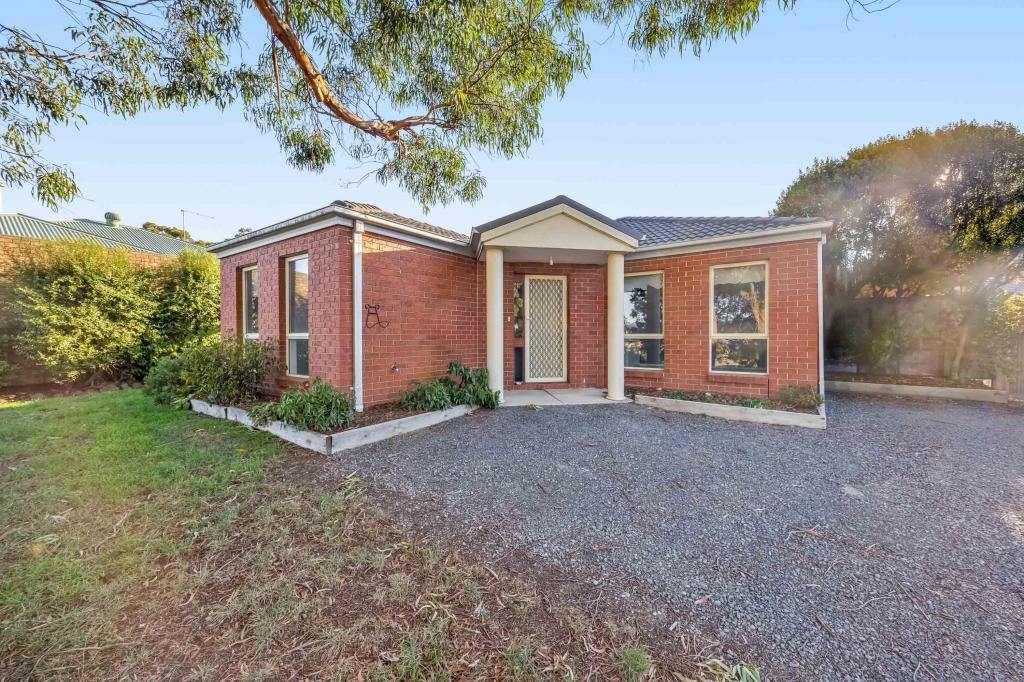 50 Cartledge Ave, Mount Clear, VIC 3350